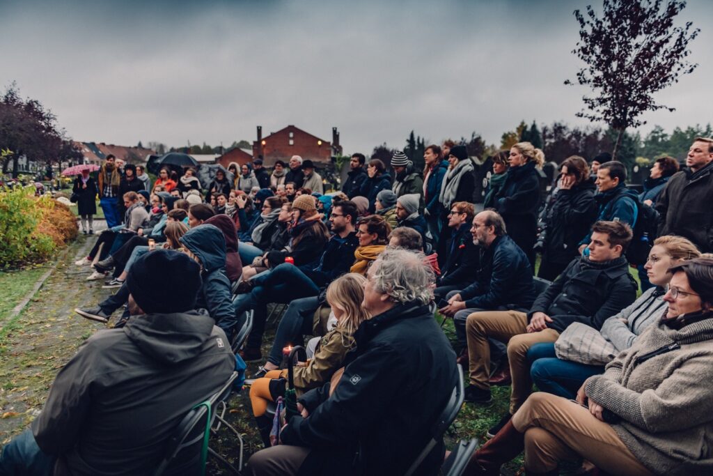 optredens op de begraafplaatsen